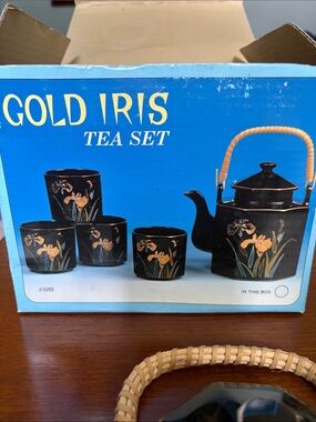 NWT - Vintage Black & Gold Iris & Dragonfly Teapot & 4 Teacups Made In Japan